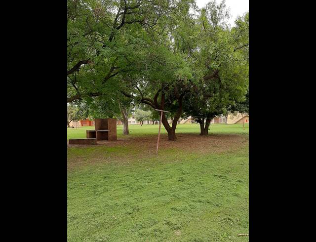 2 BEDROOM FLAT FOR SALE IN SASOLBURG EXT 3